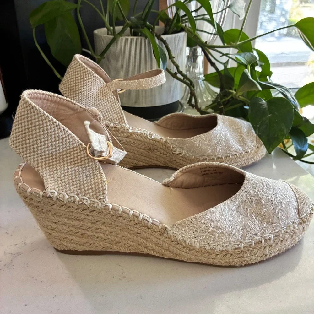 Alexis Leroy Espadrille Wedges 9 Floral Embroidered Cottage Boho Coastal Wedding